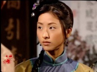 知名港星晒性感泳装照！大秀光滑美背，嫁天王后被封“败家丑妻”