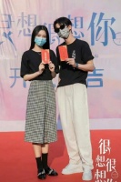 檀健次的鞋上了热搜，引发网友热议，关注演员的演技更重要