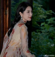 她曾被称为最美校花，45岁无修图近照曝光，真实颜值惊呆众网友