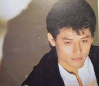 《婉君》二少爷周仲康近照曝光，已转行成主持人，64岁变成这样了