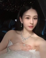 邱淑贞21岁大女儿近照曝光，身材丰满成媒体焦点，被曝将赴韩出道