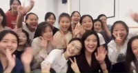 吴倩空降母校武汉大学 生图状态好