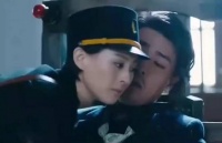 导演谁他妈让他们进来了，让他们出去