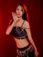 美女这舞蹈力度够可以
