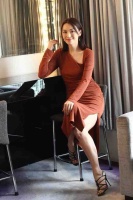 TVB花旦陈炜下周一出嫁只请一天假 结婚前忙拍戏意外扭伤脚