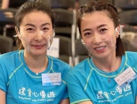 郭晶晶近照曝光！与甘比罕见同框，远离香港贵妇圈，低调做慈善