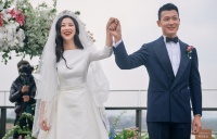 38岁朱珠近况曝光，产后恢复身材，婀娜曲线获老公称赞