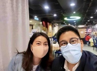 人生大赢家，郭晶晶生三娃霍家奖励13亿，郭妈妈少见公开幸福现身