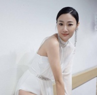 TVB知名女星登港姐舞台被曝整容！后悔出轨人夫，感恩获男友原谅