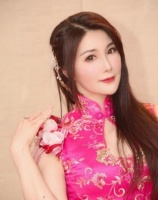 她被称为“杨紫琼接班人”，53岁近照惊呆网友，自爆单身不婚原因