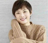 孙俪年入5000万，父亲却靠摆地摊为生，背后故事令人叹息