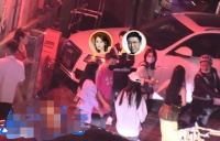 导演于正与5位女生外出聚餐，摸头牵手关系亲密，马苏现身其中