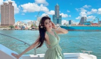 53岁杨丽菁近况曝光，一脸冻龄身材完美，松口谈不婚原因