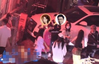 知名导演与多名美女聚餐，摸头挽手笑容满面，演员马苏也在其中