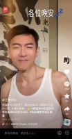 59岁港星江华秀身材被吐槽！穿背心肌肉壮硕，评论区霸气回应恶评
