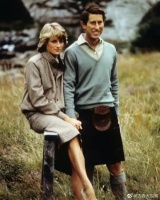 1981年新婚后的查尔斯国王与戴安娜王妃在苏格兰度蜜月