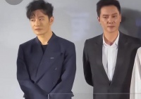 黄晓明冯绍峰出席活动被嘲，引起网友热议