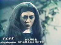 83版《射雕》“梅超风”近照曝光，75岁身体硬朗衣着时尚