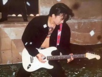 被害死的天才！他去世，半个娱乐圈为他送葬……