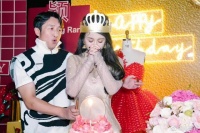 冉莹颖38岁生日小腹隆起疑似怀四胎？边顾家边直播，这女人真拼