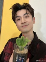 星女郎被家暴了？张云龙陷杨幂高层内斗？王大陆带女友进组？古天乐提拔老家艺人？姨太问答