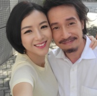 陈茵媺陈豪夫妻档受欢迎 分享恩爱合影透露拍完戏下班再去拍广告