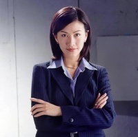 香港知名女星一家近照曝光！大11岁丈夫满头白发，遭调侃成父女恋