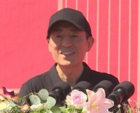 张艺谋36年前旧照曝光，眉清目秀显腼腆，那时候他长这样