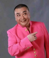 悲痛！国家一级演员陈坚雄去世，疑似车内突发心梗，女儿年仅5岁