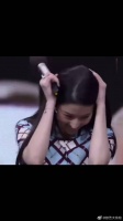她让我相信了真的有十三四岁就倾国倾城的人呐！