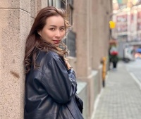 香港知名女星再度复出！遭网友吐槽又老又过气，参加商演还被揩油