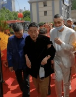 网传90岁杨少华时日无多！四肢无力只能吃流食，杨伦评论获点赞