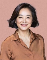 林青霞回应被授予荣誉博士学位：兴奋的一直笑