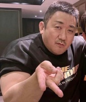 马东锡与小17岁女友登记结婚 将在秋后举行婚礼