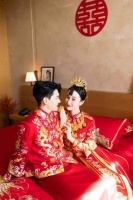 他俩竟然真的结婚了，请来的嘉宾让人惊讶，网友：无法祝福