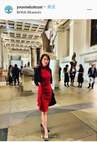 刘銮雄旧爱晒英国生活，身材高挑长相不输甘比，20岁女儿颜值瞩目