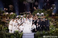 港圈男神4次婚礼娶同一个人，一次比一次浪漫，网友却不买账了...