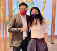 41岁郭晶晶盛装出席宴会，却被指“老气”，不如75岁的汪明荃得体