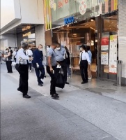 71岁亿万富豪刘銮雄，出门携4名保镖洁癖严重，身材伛偻不胜当年