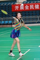 69岁女明星把自己P成少女被打脸，网友：不要执着于做冻龄女神了