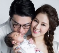 李嘉诚家族唯一的女主人，王富信凭什么？很少露面却是吕丽君闺蜜