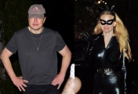 埃隆·马斯克带第一任前妻赴派对，六娃妈变猫女，推特老板演自己