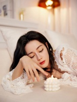 大花被富豪白嫖了？迪丽热巴宠小助理？关晓彤接不到戏？余景天退圈上学？姨太问答