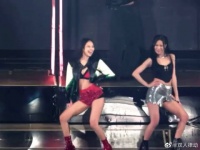 这是哪里来的性感又可爱的美女呀