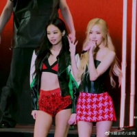 Jennie&rose 妮和肉跳这段真的好有感觉啊！