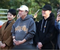 于谦办马术大赛好隆重！小10岁老婆打扮精致，吴京濮存昕到场热聊