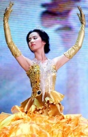 杨紫、肖战、朱一龙无缘金鹰奖之后，雷佳音成了“热搜之王”