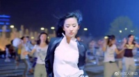 原来我们讨厌的不是广场舞，这样的姑娘跳广场舞，我可以看一天！