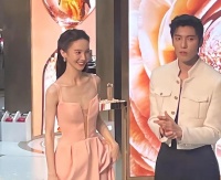 都说金晨瘦成竹竿，一上镜就成了花瓶身材，腰臀比明显