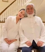 张纪中的书法真有两把刷子？书友看不下去了，看不明白，江湖吗？